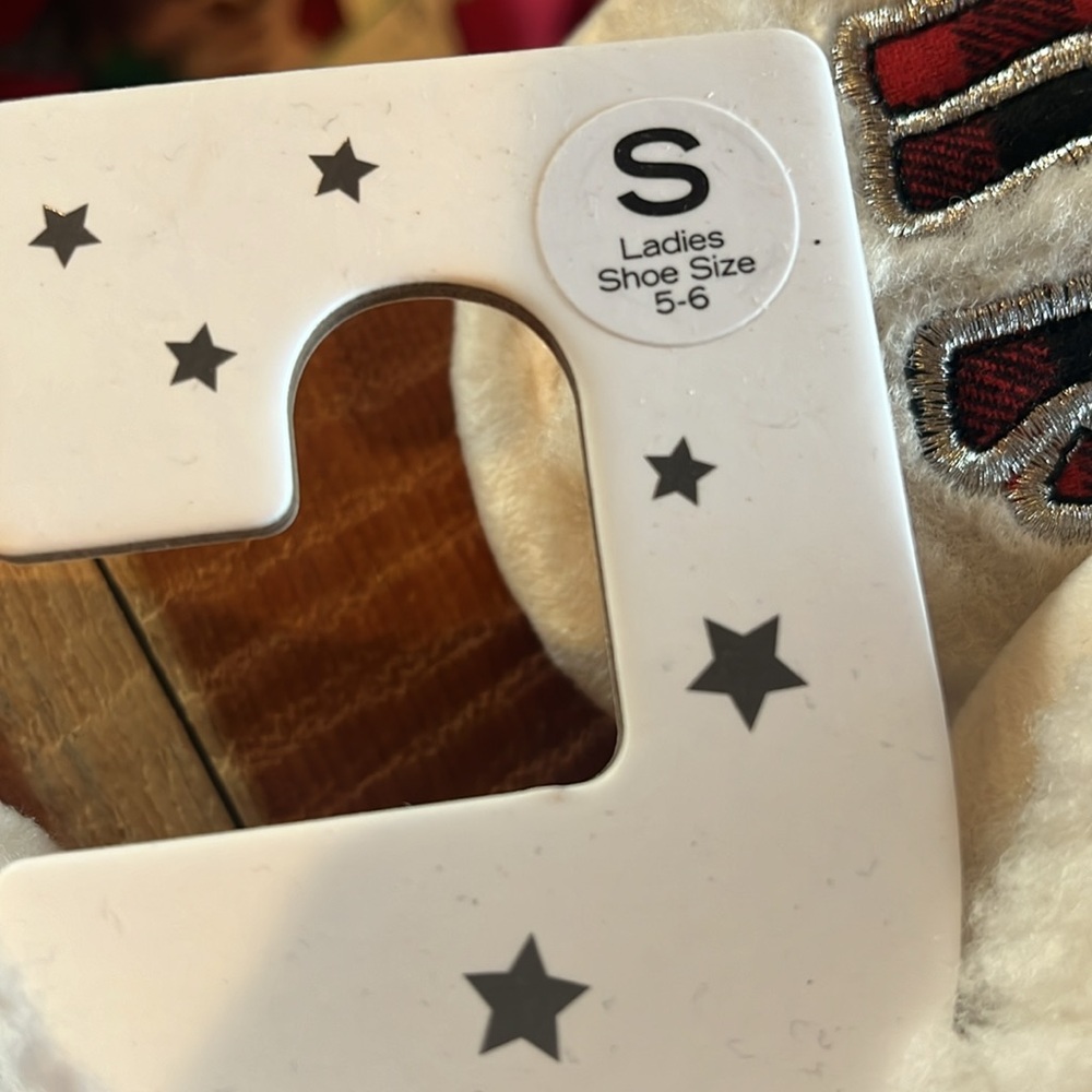 Slippers - Picture 4 of 6